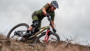 AT-XR-trail-enduro-1680x950